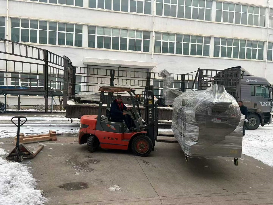 許昌智工4米炒瓜子電磁流水線炒貨機(jī)發(fā)貨河北